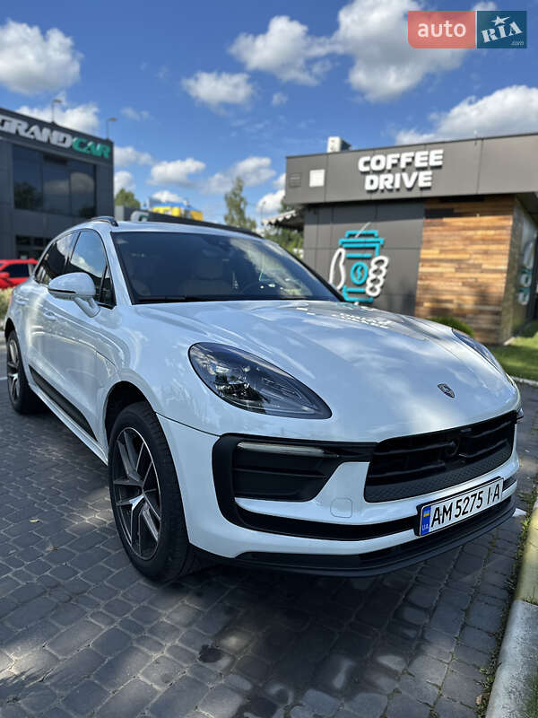 Внедорожник / Кроссовер Porsche Macan 2024 в 