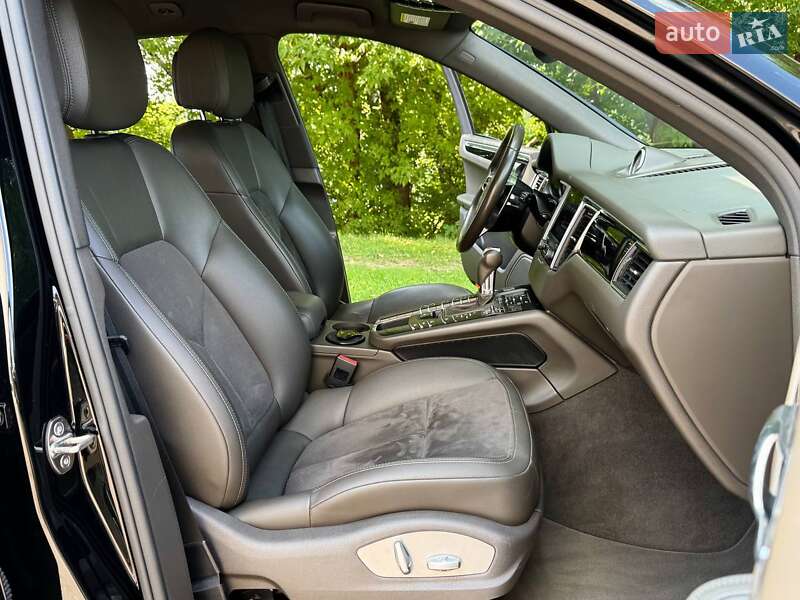 Внедорожник / Кроссовер Porsche Macan 2018 в Киеве фото 20 Внедорожник / Кроссовер Porsche Macan 2018 в Киеве