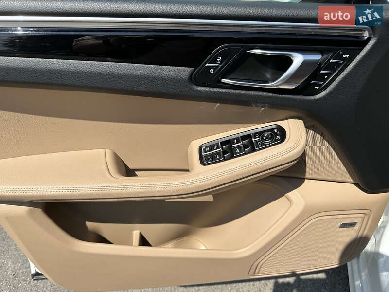 Внедорожник / Кроссовер Porsche Macan 2020 в Киеве