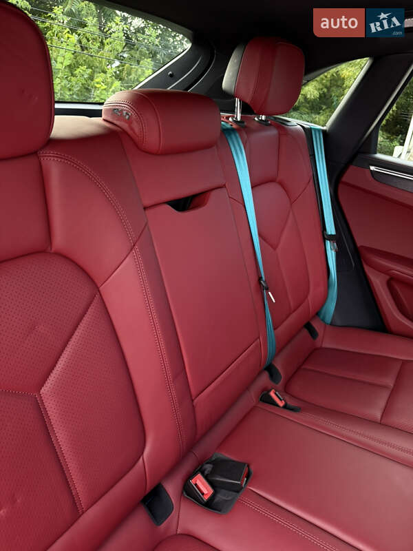 Внедорожник / Кроссовер Porsche Macan 2022 в Черновцах