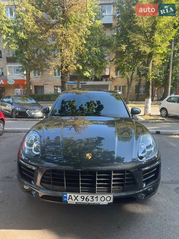 Внедорожник / Кроссовер Porsche Macan 2018 в 