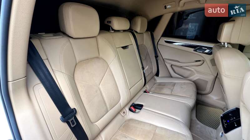 Внедорожник / Кроссовер Porsche Macan 2014 в Ивано-Франковске
