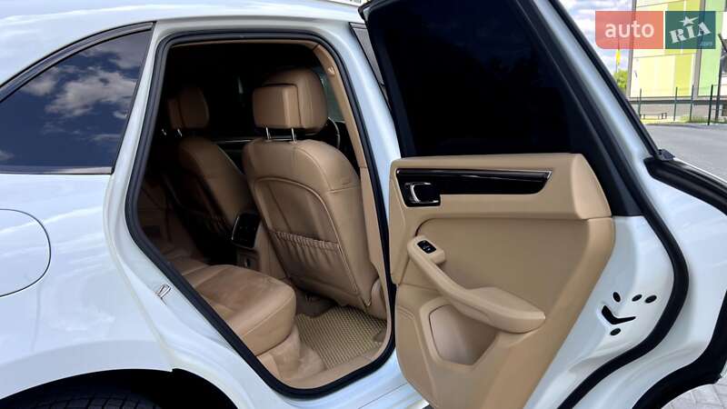 Внедорожник / Кроссовер Porsche Macan 2014 в Ивано-Франковске