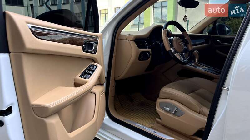 Внедорожник / Кроссовер Porsche Macan 2014 в Ивано-Франковске