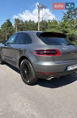 Внедорожник / Кроссовер Porsche Macan 2018 в 