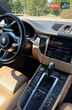 Внедорожник / Кроссовер Porsche Macan 2018 в 