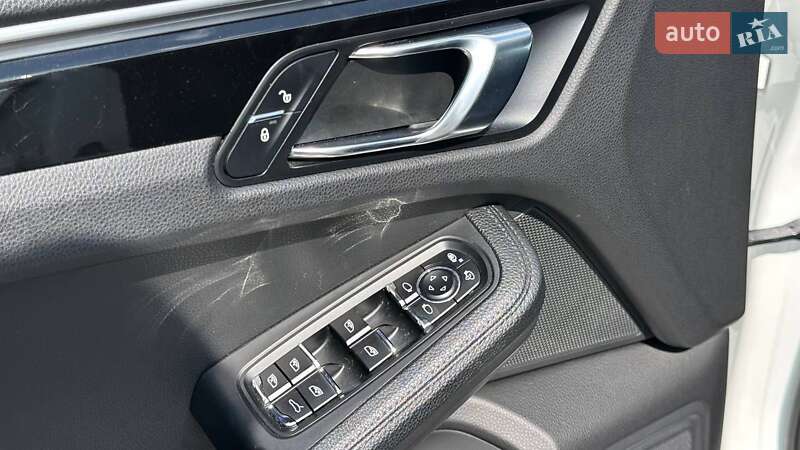 Внедорожник / Кроссовер Porsche Macan 2017 в Киеве фото 18 Внедорожник / Кроссовер Porsche Macan 2017 в Киеве
