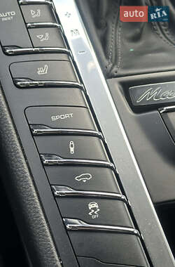 Внедорожник / Кроссовер Porsche Macan 2015 в 