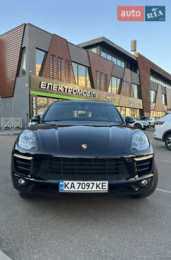 Позашляховик / Кросовер Porsche Macan 2015 в 