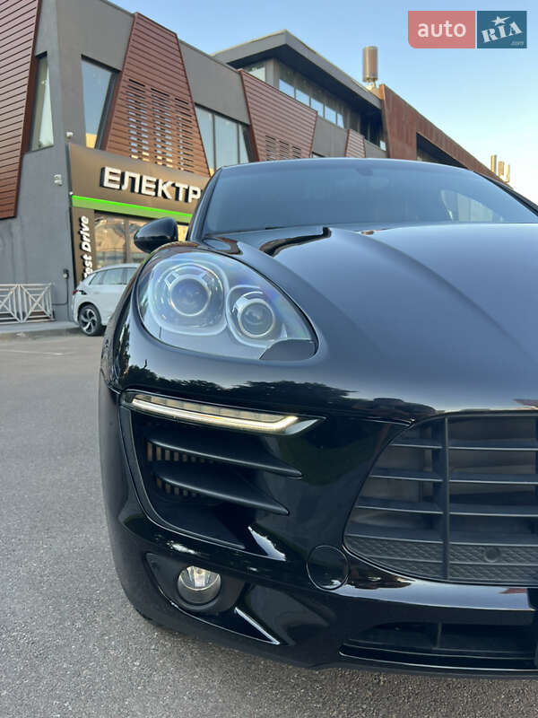 Внедорожник / Кроссовер Porsche Macan 2015 в Киеве фото 12 Внедорожник / Кроссовер Porsche Macan 2015 в Киеве