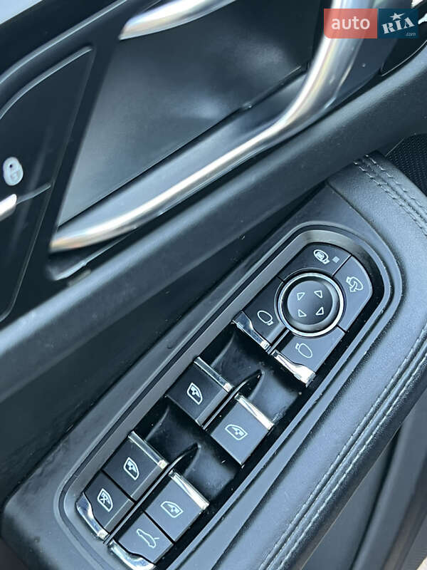 Внедорожник / Кроссовер Porsche Macan 2015 в Киеве фото 20 Внедорожник / Кроссовер Porsche Macan 2015 в Киеве