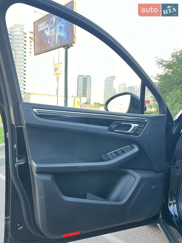 Внедорожник / Кроссовер Porsche Macan 2015 в Киеве фото 28 Внедорожник / Кроссовер Porsche Macan 2015 в Киеве