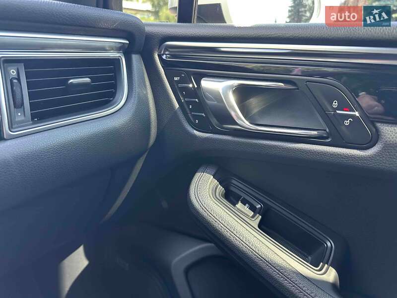 Внедорожник / Кроссовер Porsche Macan 2014 в Киеве фото 6 Внедорожник / Кроссовер Porsche Macan 2014 в Киеве