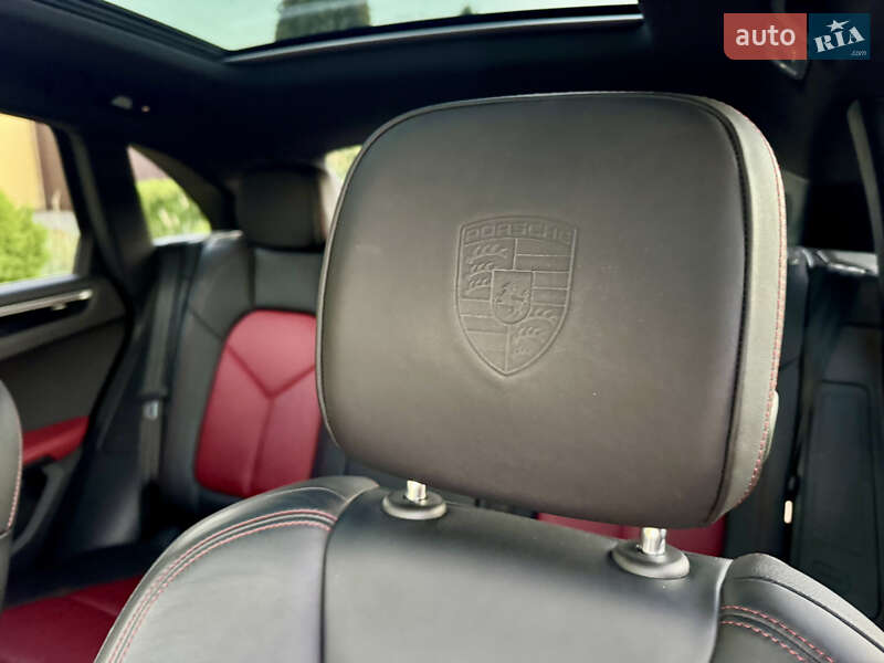 Внедорожник / Кроссовер Porsche Macan 2019 в Киеве