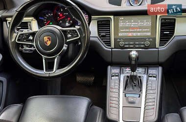 Позашляховик / Кросовер Porsche Macan 2016 в 