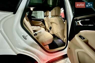 Внедорожник / Кроссовер Porsche Macan 2019 в 