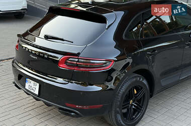 Внедорожник / Кроссовер Porsche Macan 2016 в 
