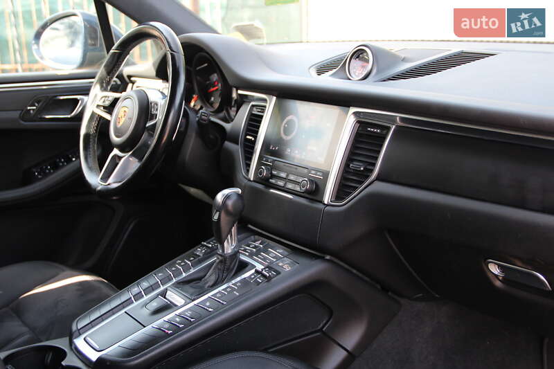 Внедорожник / Кроссовер Porsche Macan 2017 в Одессе