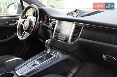 Внедорожник / Кроссовер Porsche Macan 2017 в 