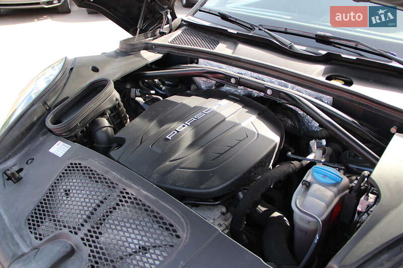 Внедорожник / Кроссовер Porsche Macan 2017 в Одессе