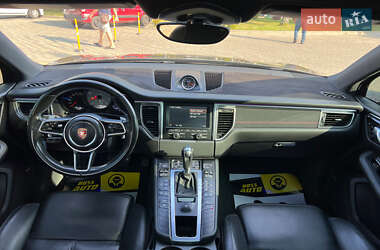Внедорожник / Кроссовер Porsche Macan 2014 в 