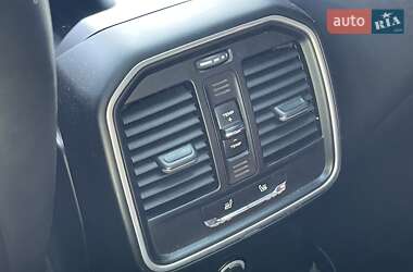 Внедорожник / Кроссовер Porsche Macan 2016 в 