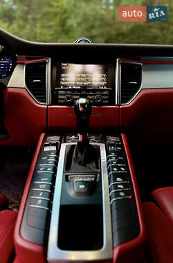 Внедорожник / Кроссовер Porsche Macan 2015 в 