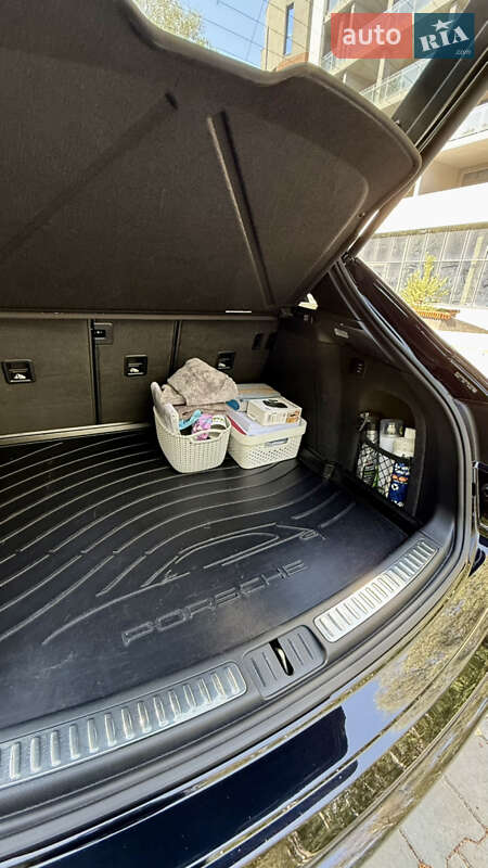 Позашляховик / Кросовер Porsche Macan 2023 в Тернополі фото 24 Позашляховик / Кросовер Porsche Macan 2023 в Тернополі