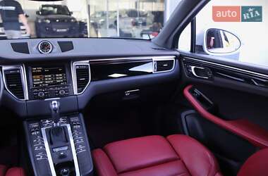 Внедорожник / Кроссовер Porsche Macan 2015 в 