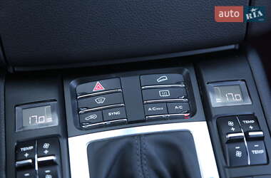 Внедорожник / Кроссовер Porsche Macan 2015 в 