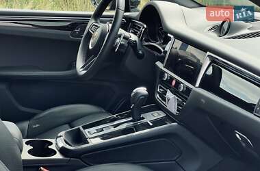 Внедорожник / Кроссовер Porsche Macan 2024 в 