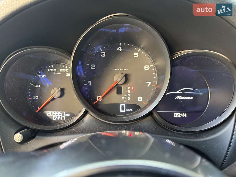 Внедорожник / Кроссовер Porsche Macan 2017 в Киеве