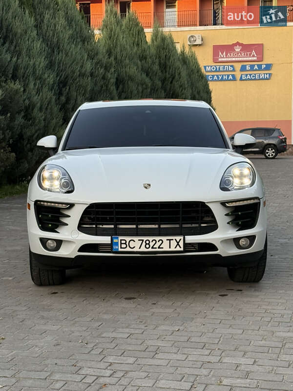 Внедорожник / Кроссовер Porsche Macan 2016 в Киеве