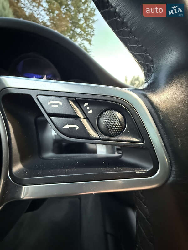 Внедорожник / Кроссовер Porsche Macan 2016 в Киеве