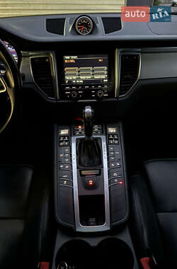 Внедорожник / Кроссовер Porsche Macan 2014 в 