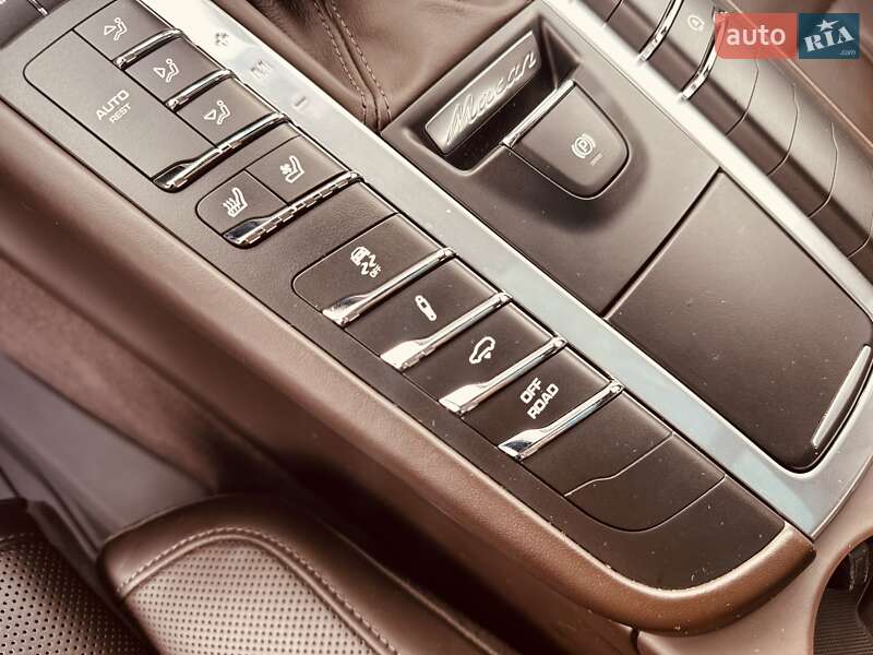 Внедорожник / Кроссовер Porsche Macan 2018 в Киеве