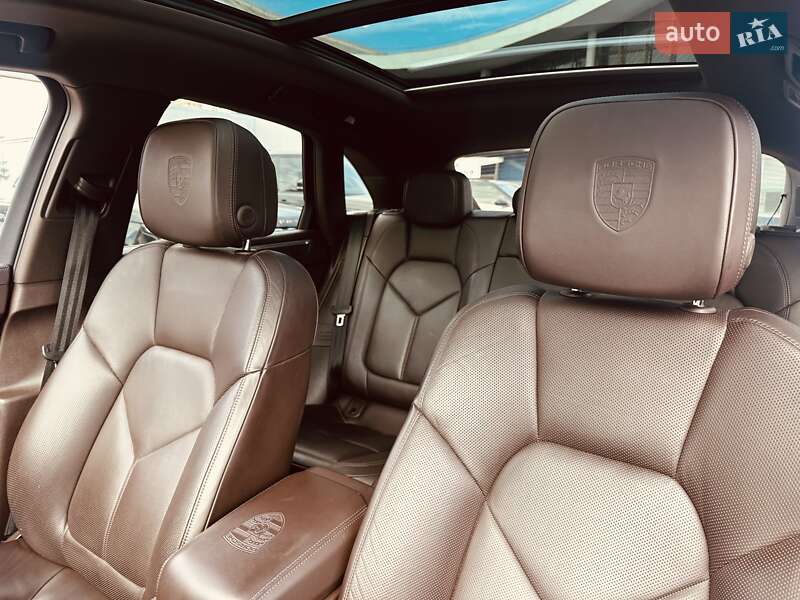 Внедорожник / Кроссовер Porsche Macan 2018 в Киеве