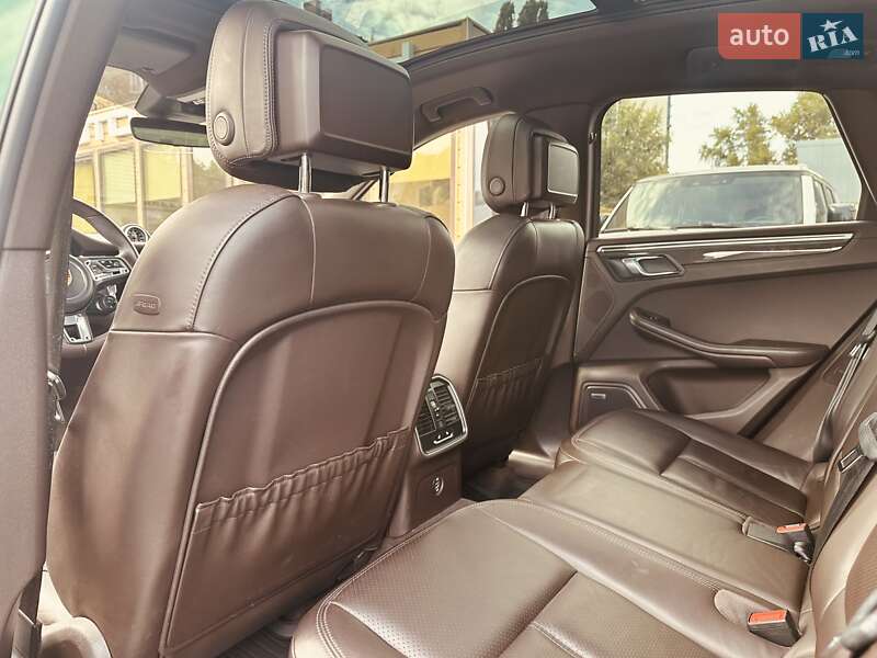 Внедорожник / Кроссовер Porsche Macan 2018 в Киеве