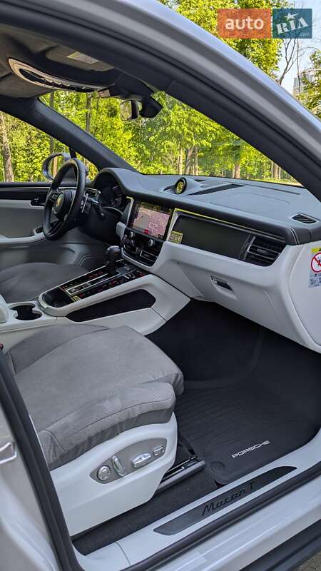 Внедорожник / Кроссовер Porsche Macan 2022 в Киеве