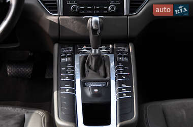 Внедорожник / Кроссовер Porsche Macan 2017 в 