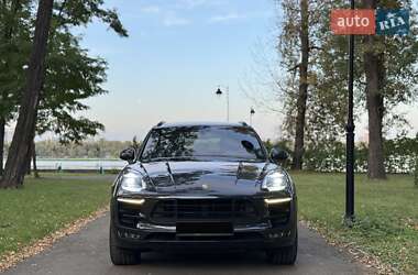 Внедорожник / Кроссовер Porsche Macan 2016 в 