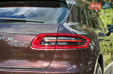 Внедорожник / Кроссовер Porsche Macan 2017 в 