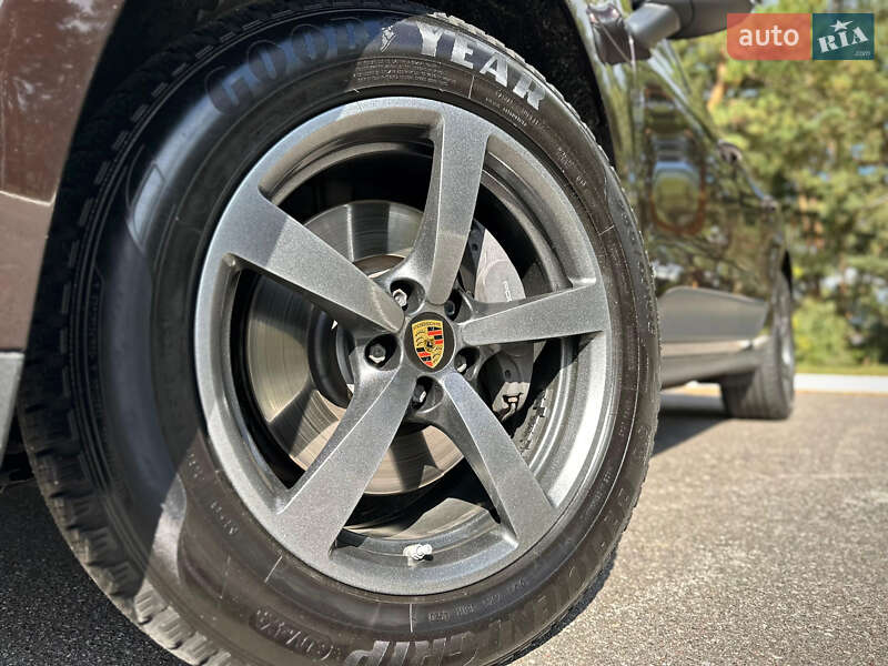 Внедорожник / Кроссовер Porsche Macan 2017 в Киеве