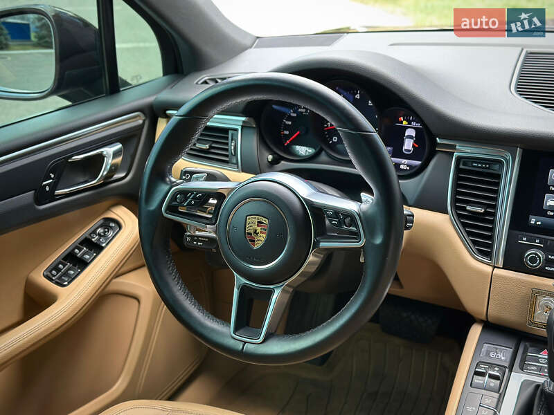 Внедорожник / Кроссовер Porsche Macan 2017 в Киеве