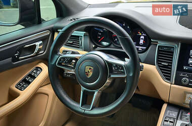 Внедорожник / Кроссовер Porsche Macan 2017 в 