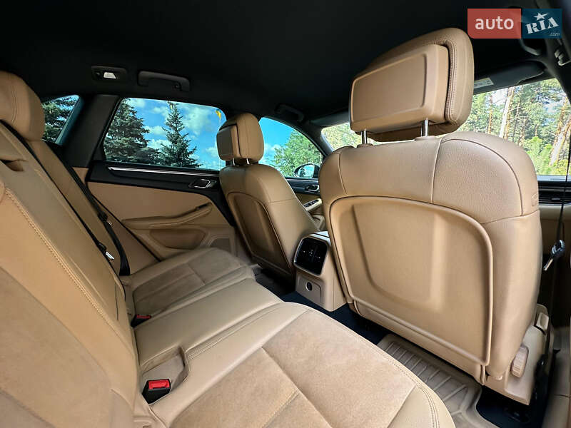 Внедорожник / Кроссовер Porsche Macan 2017 в Киеве