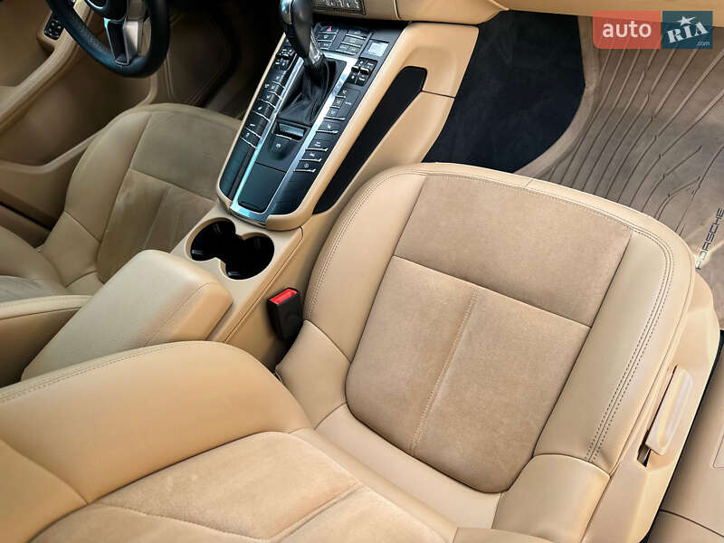 Внедорожник / Кроссовер Porsche Macan 2017 в Киеве