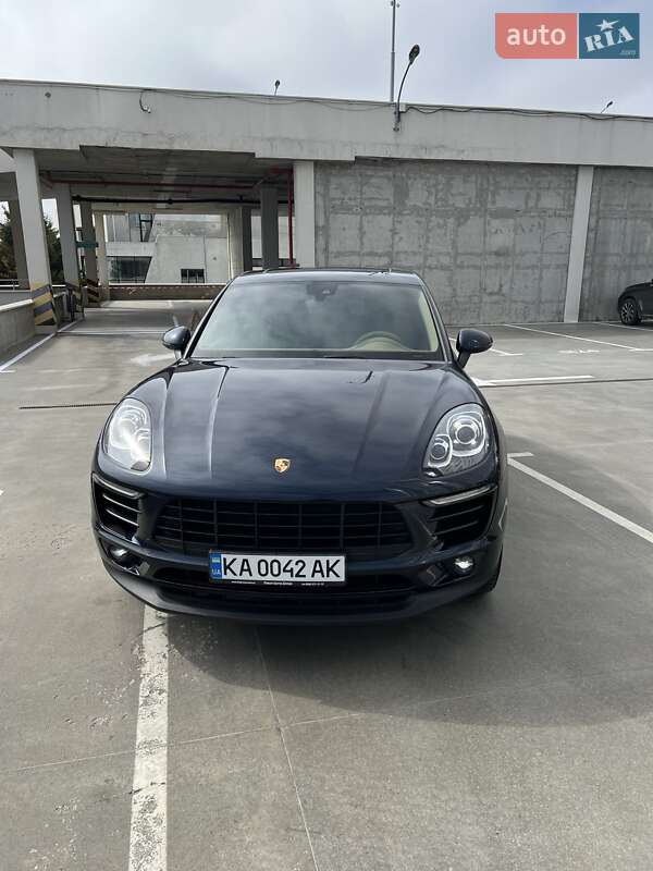 Позашляховик / Кросовер Porsche Macan 2017 в 