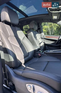 Внедорожник / Кроссовер Porsche Macan 2023 в 