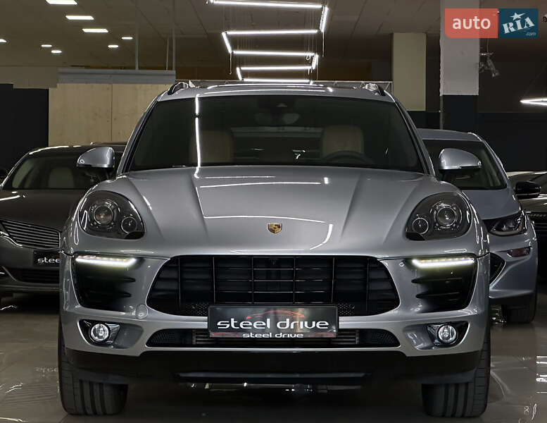 Внедорожник / Кроссовер Porsche Macan 2016 в Николаеве